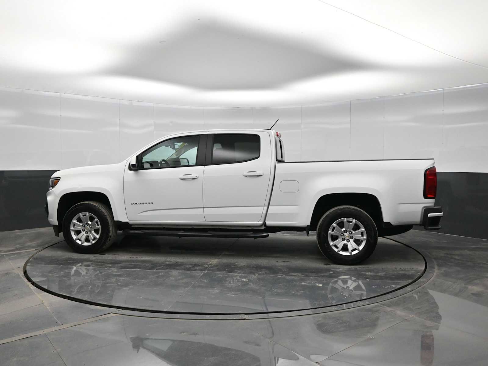 Used 2022 Chevrolet Colorado LT w/ LT Convenience Package image 5