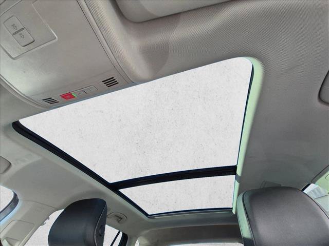 Used 2023 Volkswagen Tiguan SE w/ Panoramic Sunroof Package AWD/4WD image 13