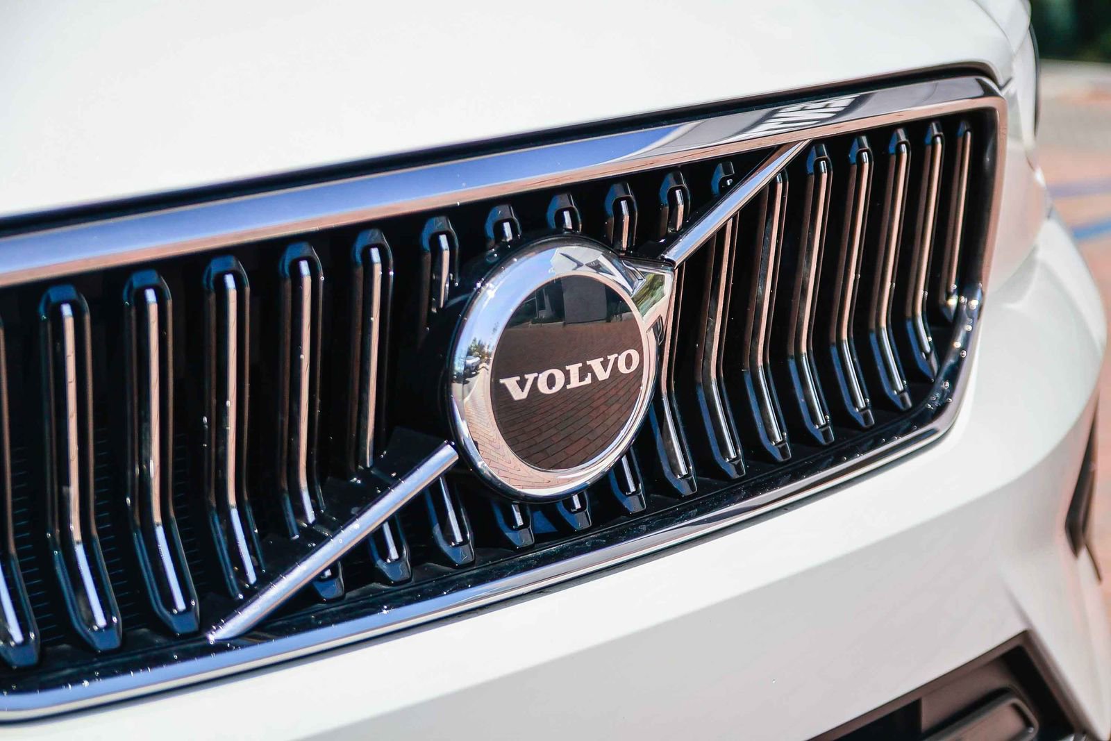 Used 2025 Volvo XC40 B5 Core AWD/4WD image 13