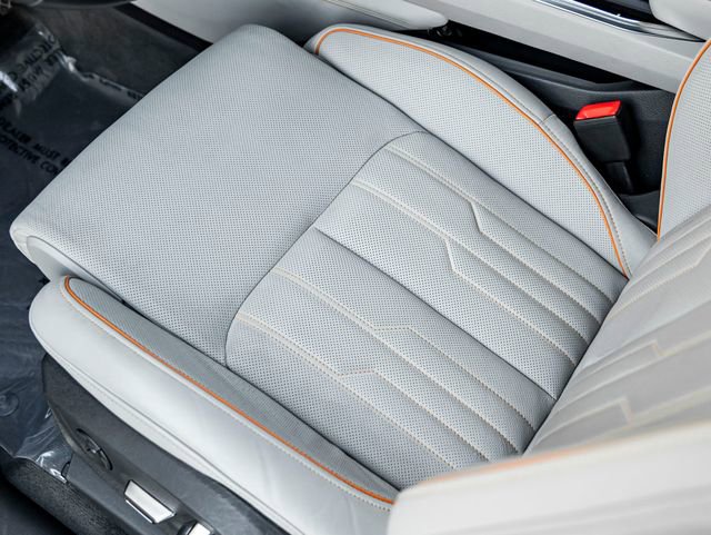 Used 2024 Audi Q8 e-tron Prestige w/ Prestige Package image 16