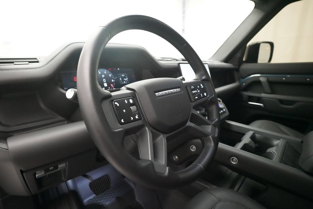 Used 2025 Land Rover Defender 110 S AWD/4WD image 8