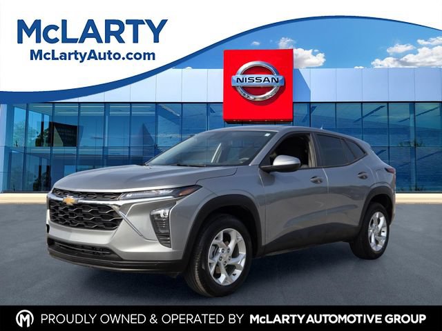 Used 2026 Chevrolet Trax LS w/ LS Convenience Package FWD image 1