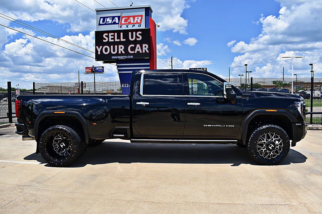 Used 2024 GMC Sierra 3500 Denali Ultimate image 4