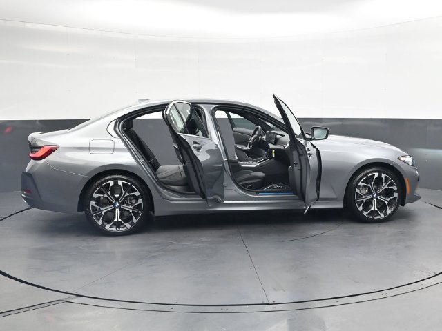 New 2026 BMW 330i xDrive Sedan w/ Premium Package AWD/4WD image 39