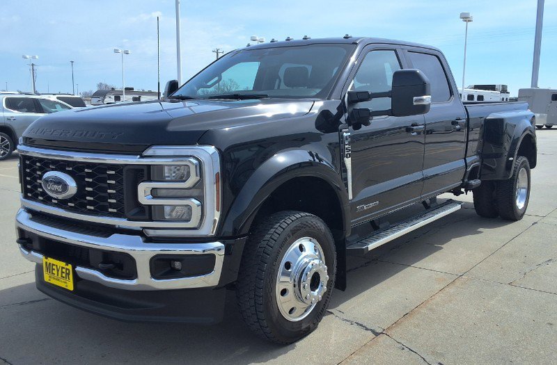 Used 2025 Ford F450 Lariat w/ Snow Plow/Camper Package image 4