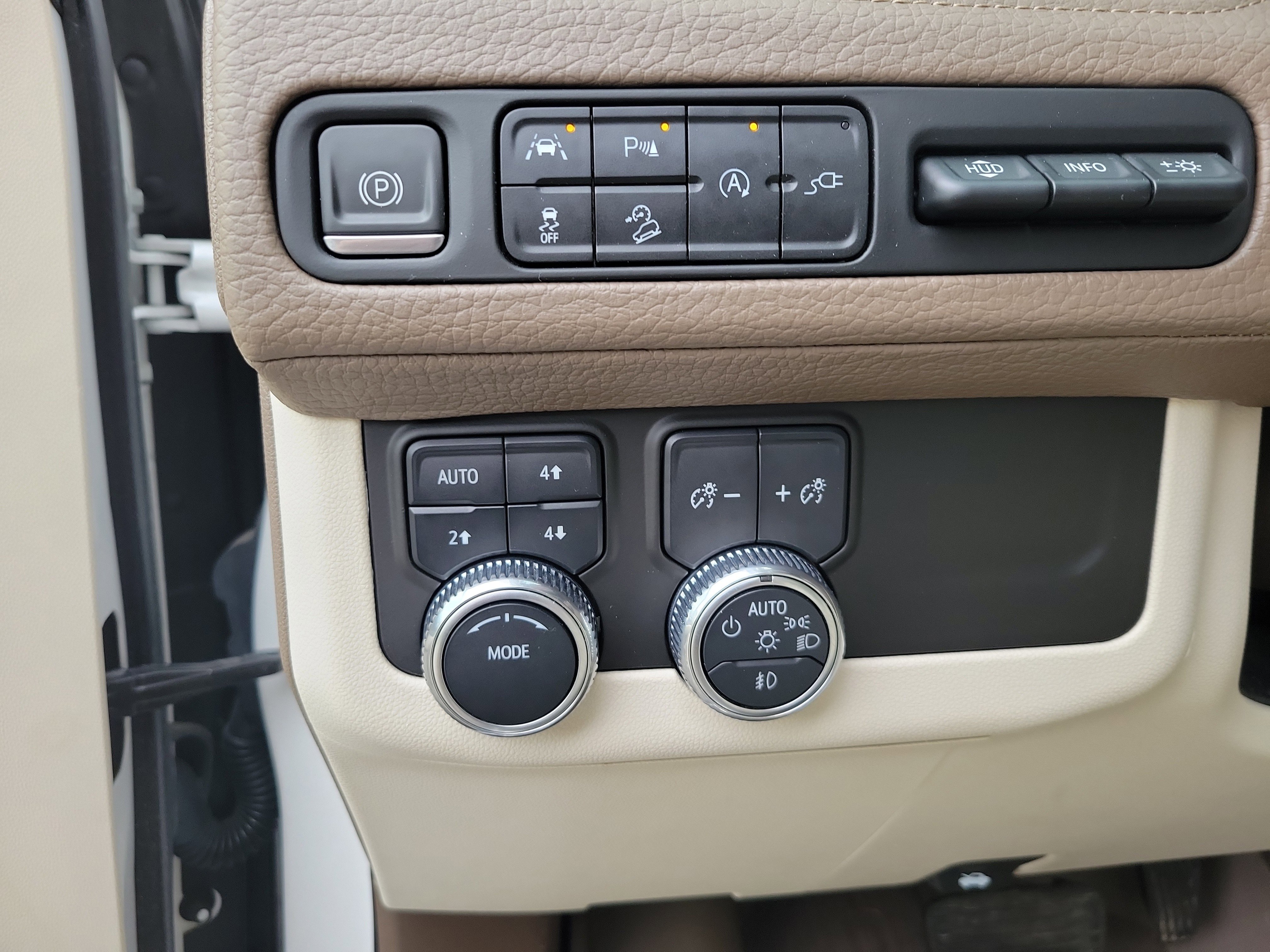 Used 2021 GMC Yukon Denali AWD/4WD image 32
