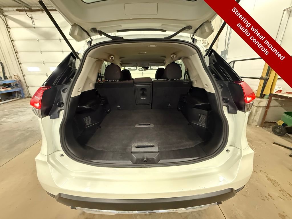 Used 2020 Nissan Rogue S image 29