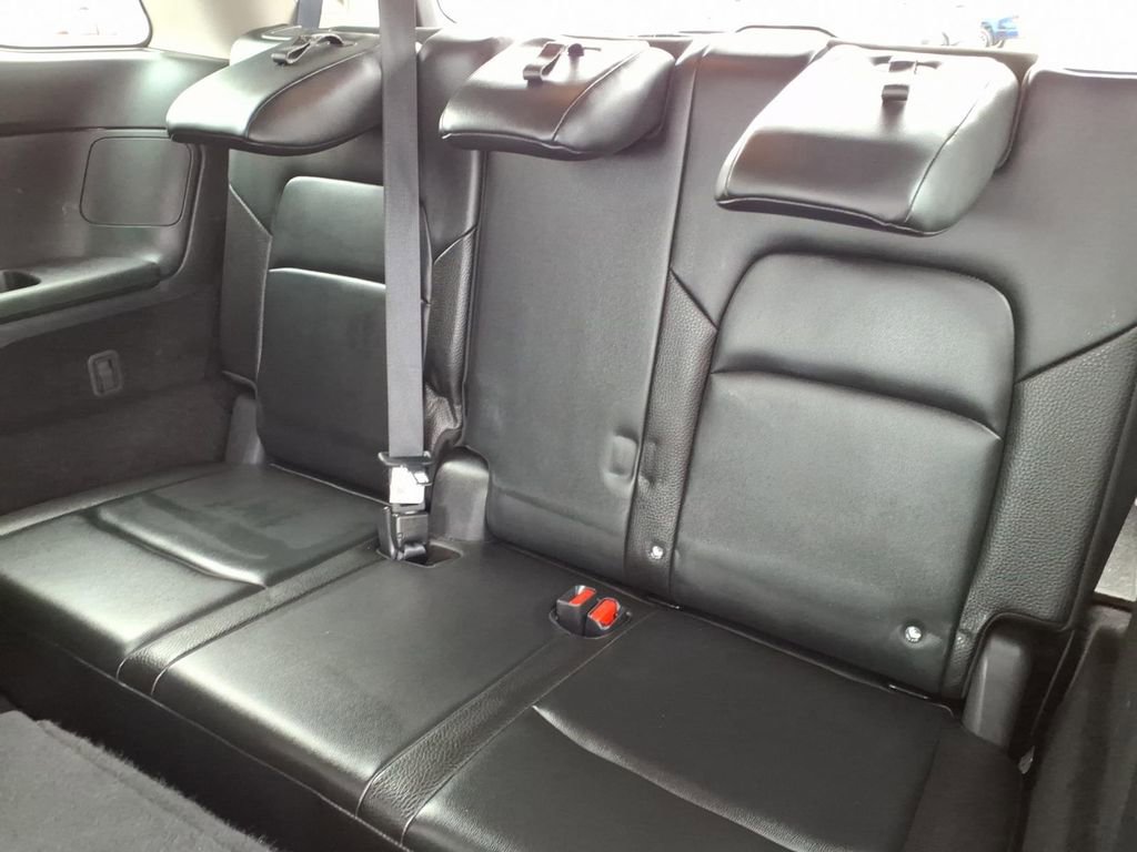 Certified 2023 Nissan Pathfinder SL w/ Lighting Package (N92) image 10