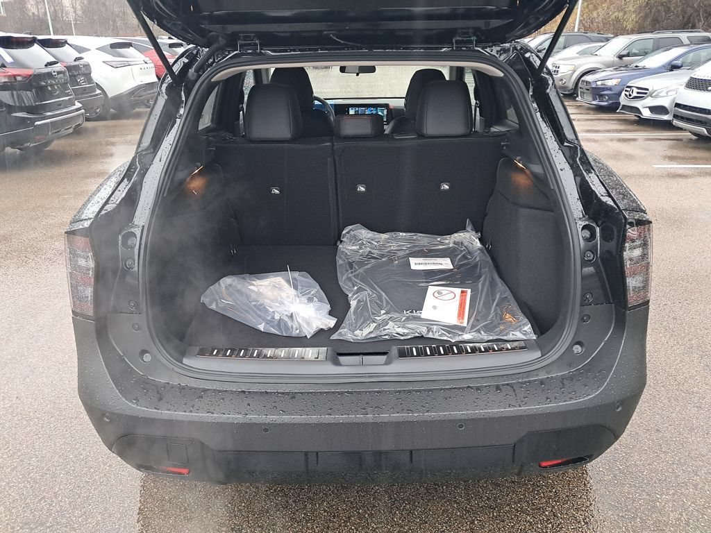 New 2026 Nissan Kicks SR w/ SR Premium Package AWD/4WD image 24