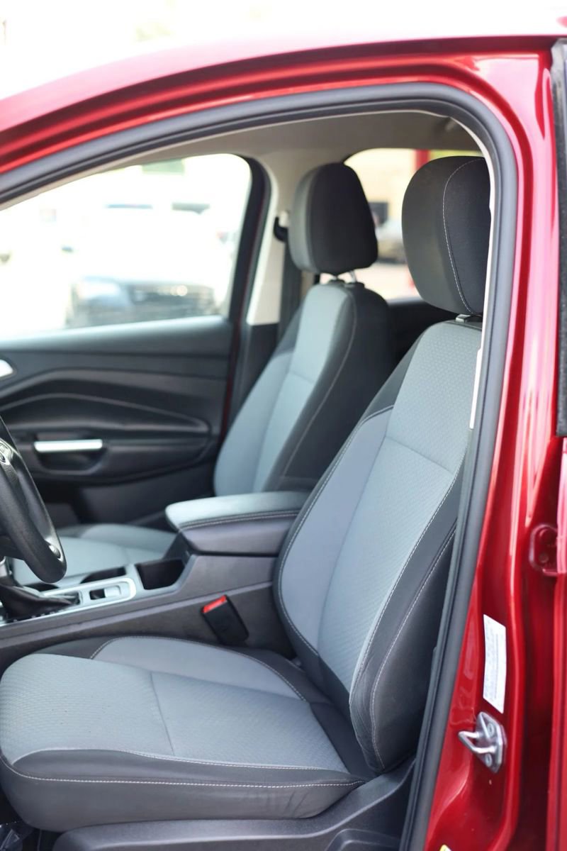 Used 2017 Ford Escape SE w/ SE Cold Weather Package image 24