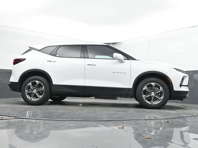 Used 2025 Chevrolet Blazer LT image 48