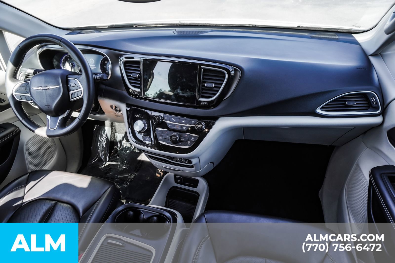 Used 2023 Chrysler Pacifica Touring-L image 26