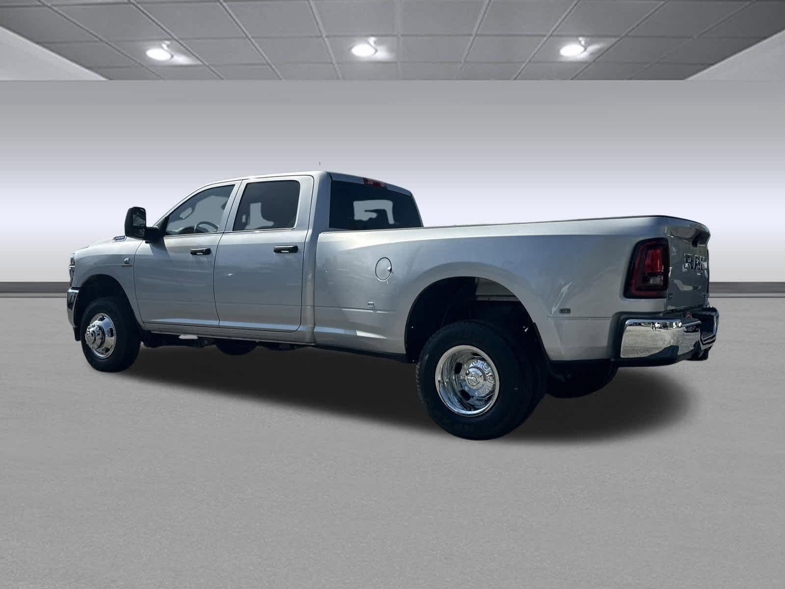 New 2026 RAM 3500 Tradesman AWD/4WD image 3
