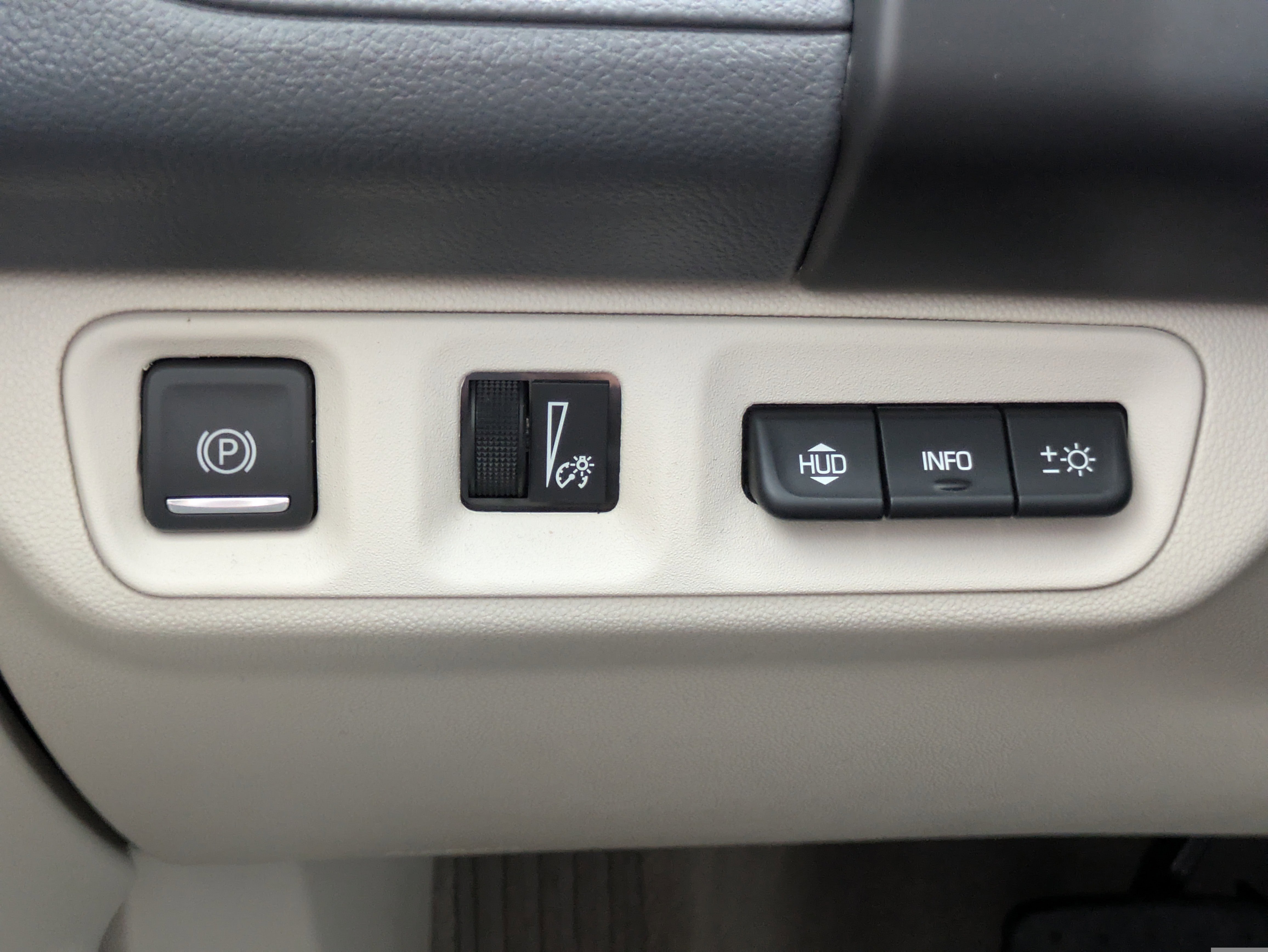 Used 2023 GMC Acadia Denali image 17