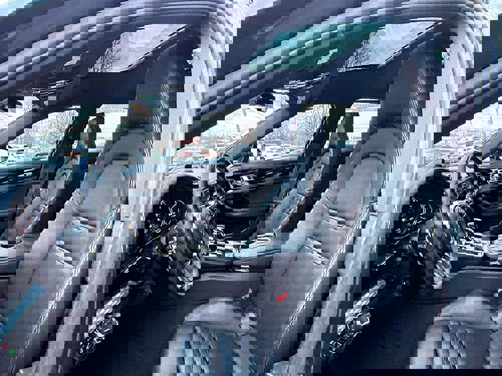 Used 2017 Porsche Panamera 4 image 4