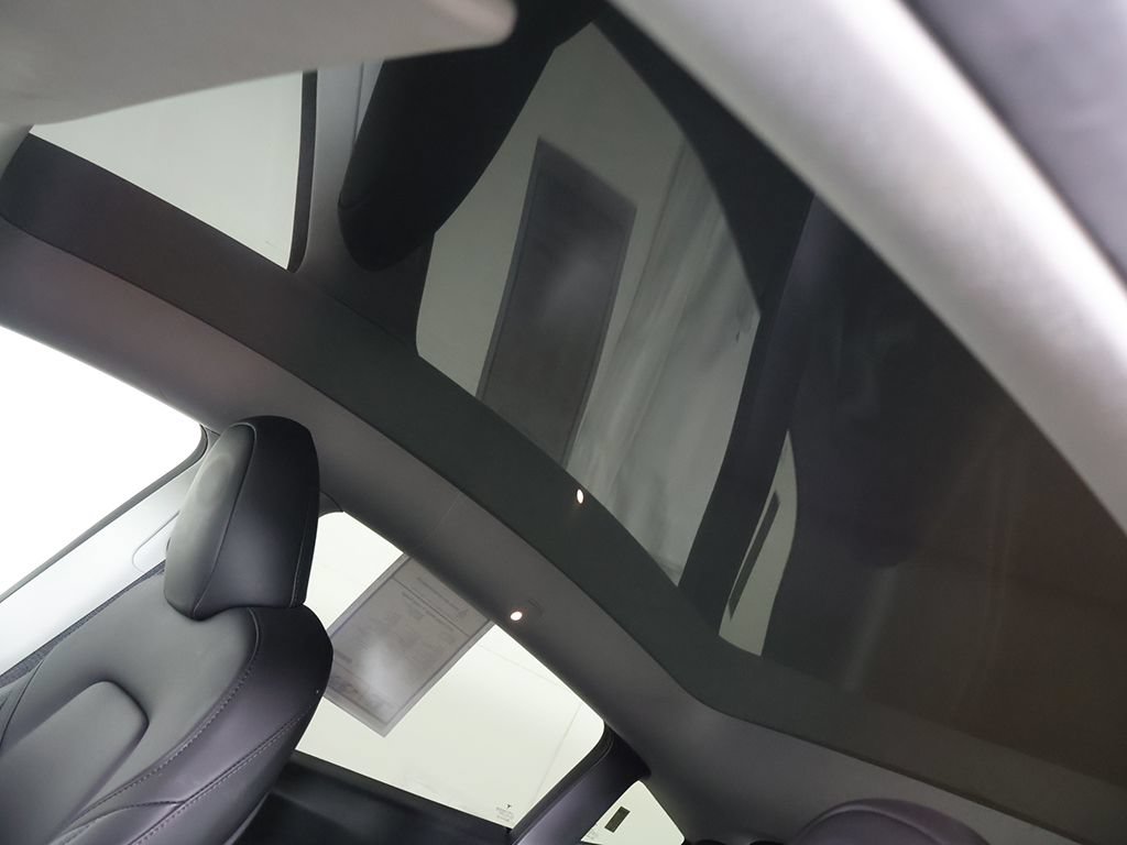Used 2023 Tesla Model Y Long Range AWD/4WD image 22