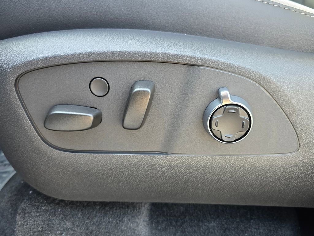 New 2026 Buick Enclave Avenir w/ Super Cruise Package image 16