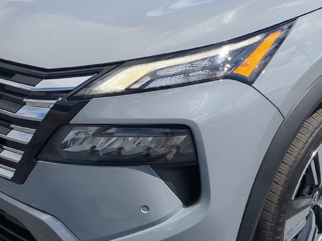 Used 2024 Nissan Rogue SL w/ SL Premium Package FWD image 10