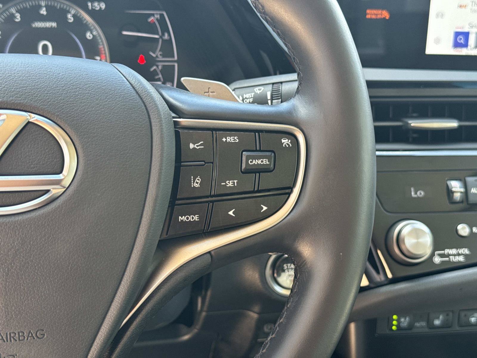 Used 2025 Lexus ES 350 w/ Premium Package FWD image 29