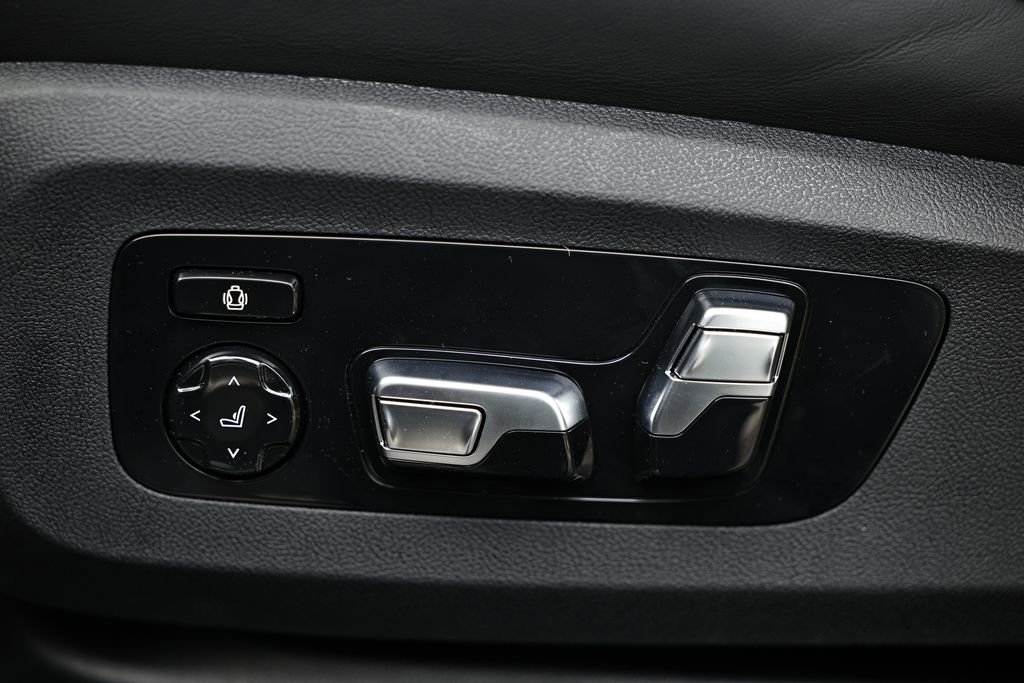 New 2026 BMW X5 M Competition w/ Executive Package AWD/4WD image 21