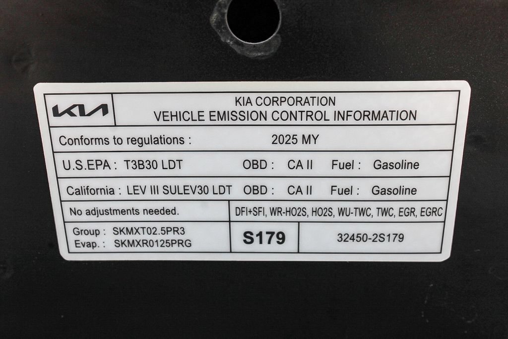 Used 2025 Kia Sportage EX FWD image 28