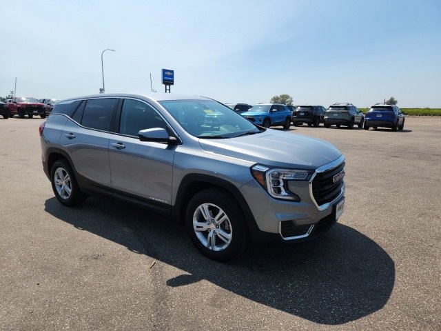Used 2024 GMC Terrain SLE image 6