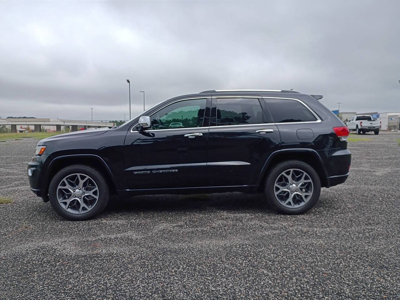 Used 2019 Jeep Grand Cherokee Overland AWD/4WD image 8