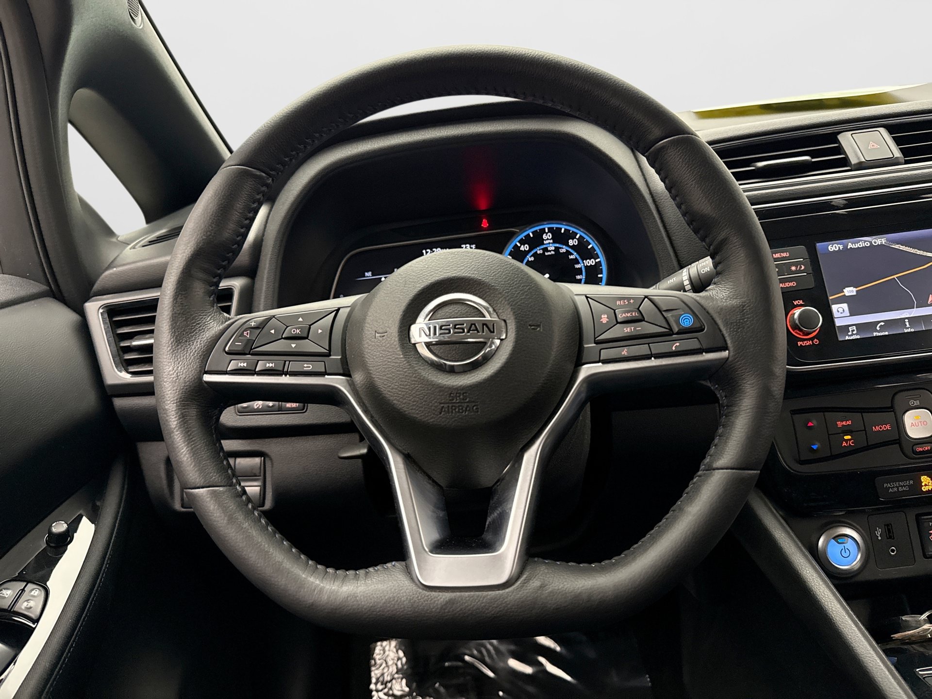 Used 2019 Nissan Leaf SV w/ SV Technology Package FWD image 12