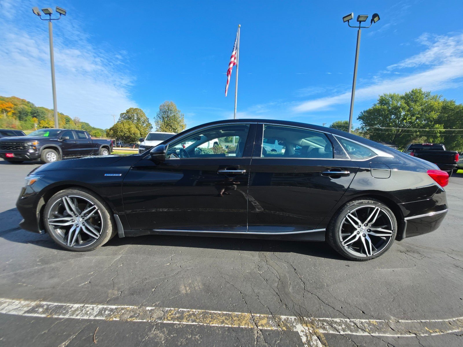 Used 2021 Honda Accord Touring image 2