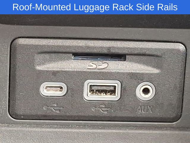 Used 2023 GMC Terrain SLT w/ Elevation Edition image 29