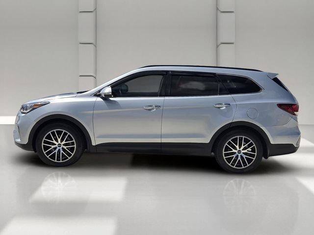 Used 2017 Hyundai Santa Fe FWD image 2