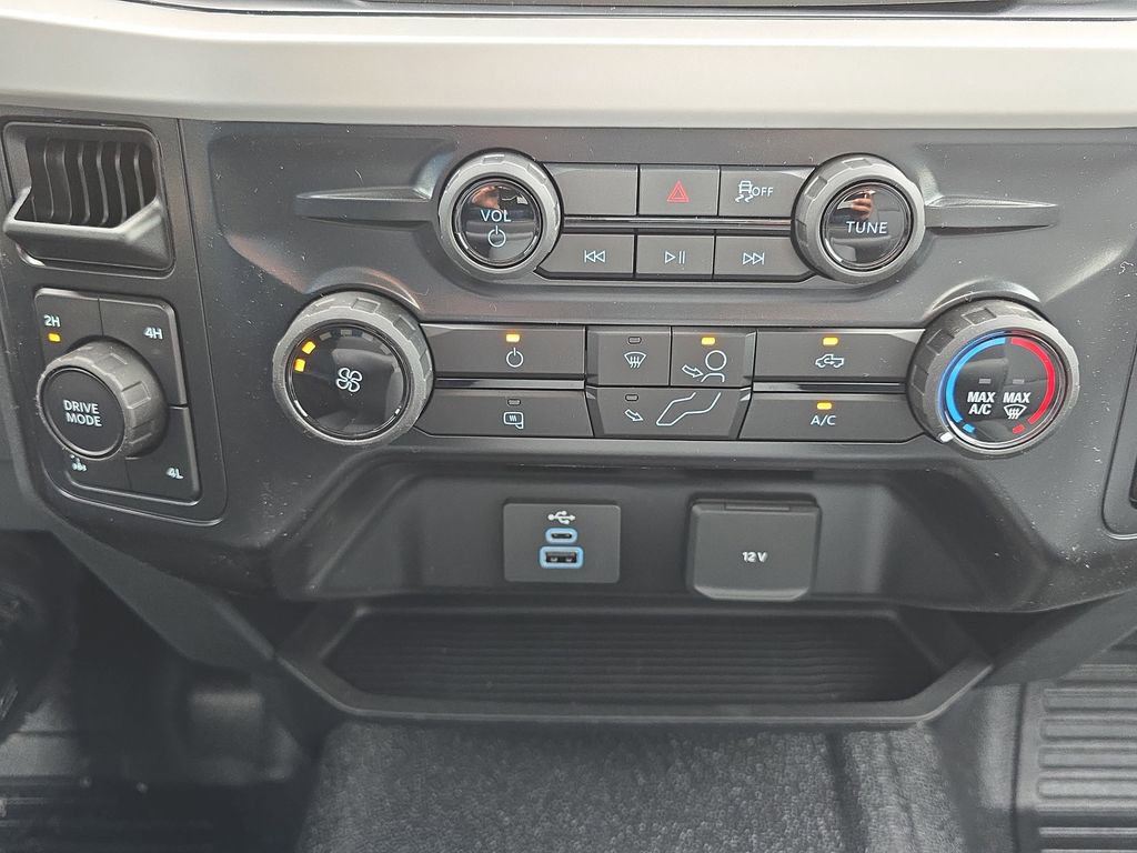 New 2026 Ford F250 XL w/ FX4 Off-Road Package image 18