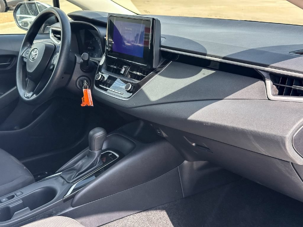 Certified 2025 Toyota Corolla LE FWD image 20