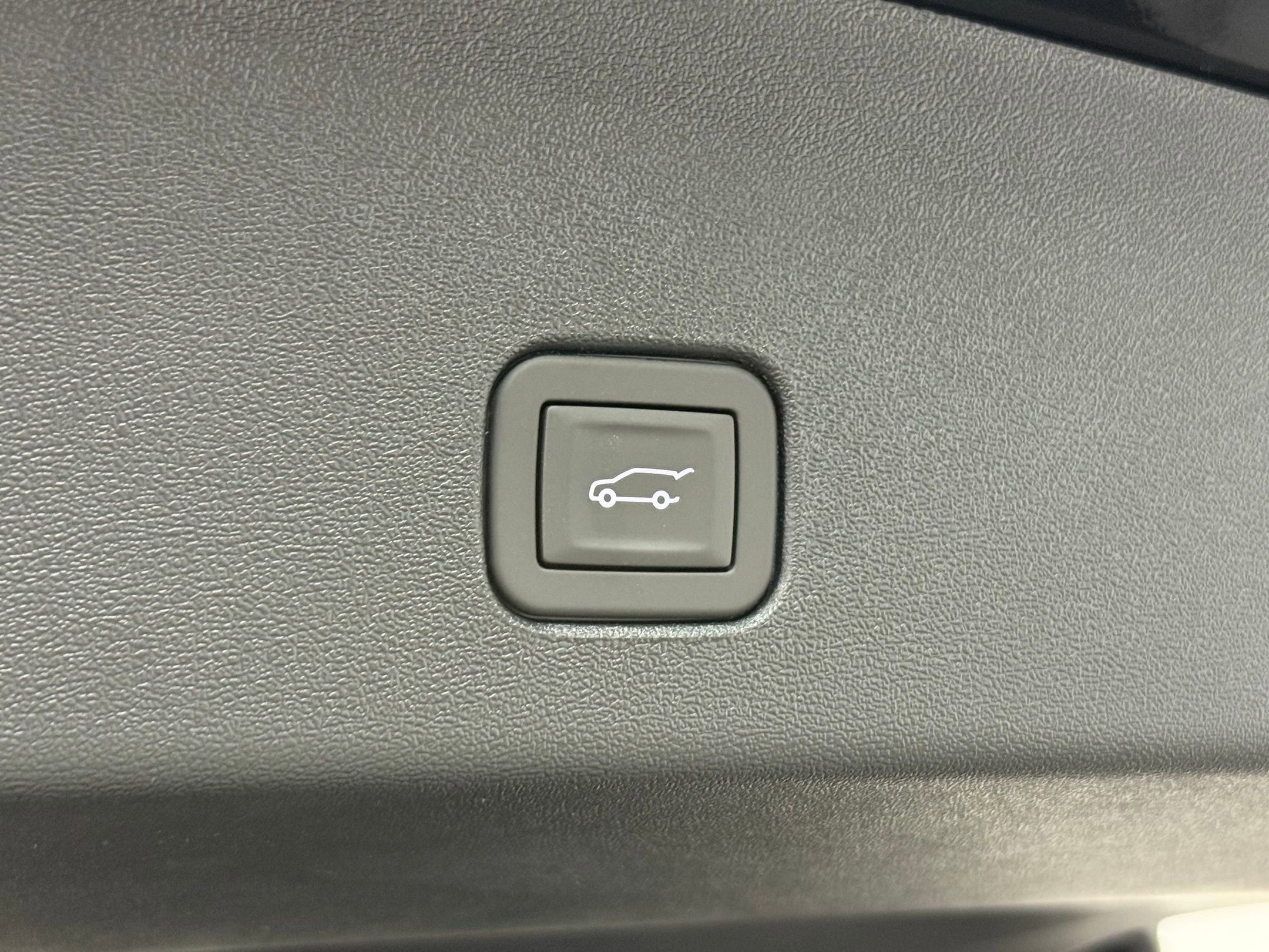 New 2026 Cadillac Optiq Luxury 2 image 45