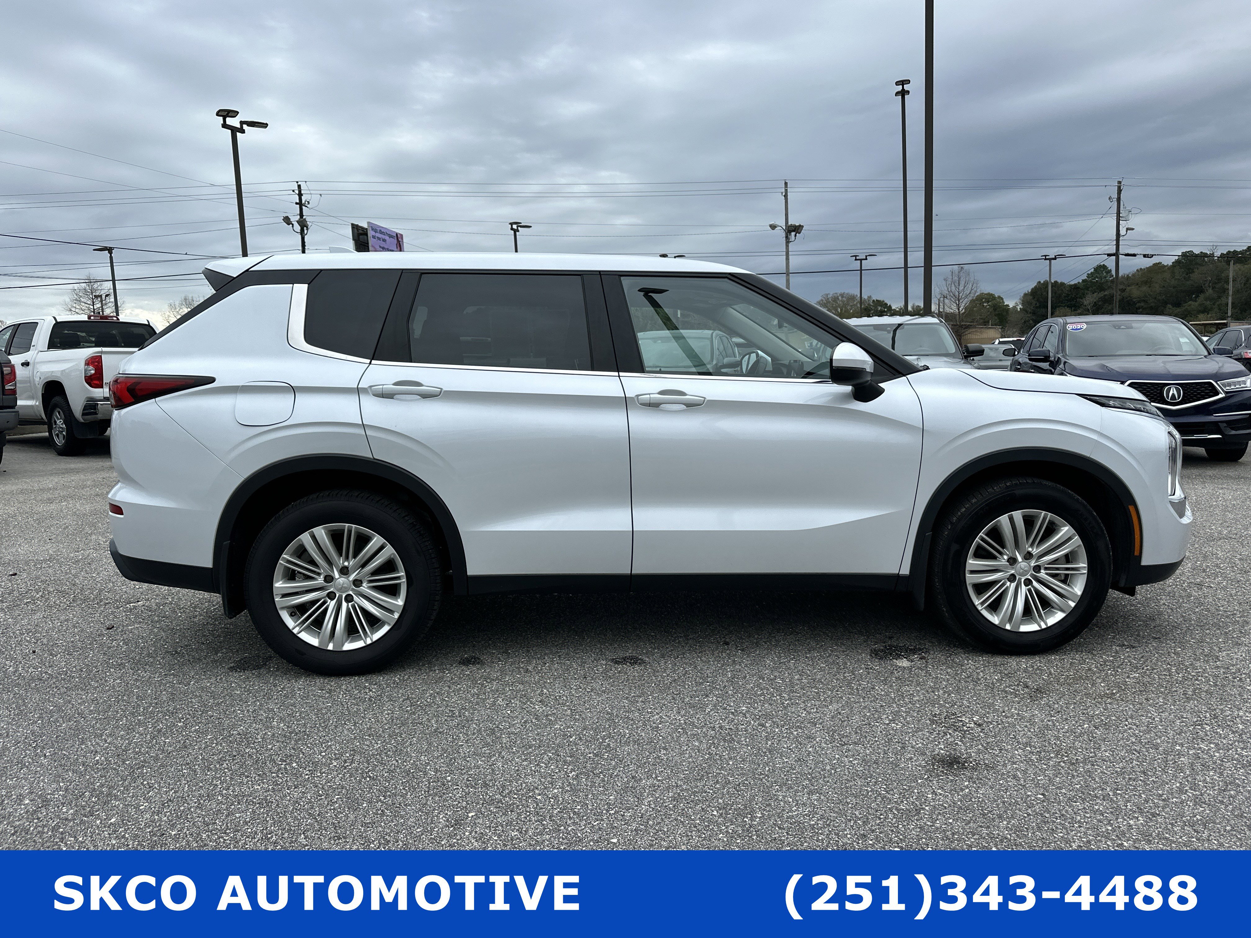 Used 2023 Mitsubishi Outlander ES FWD image 6