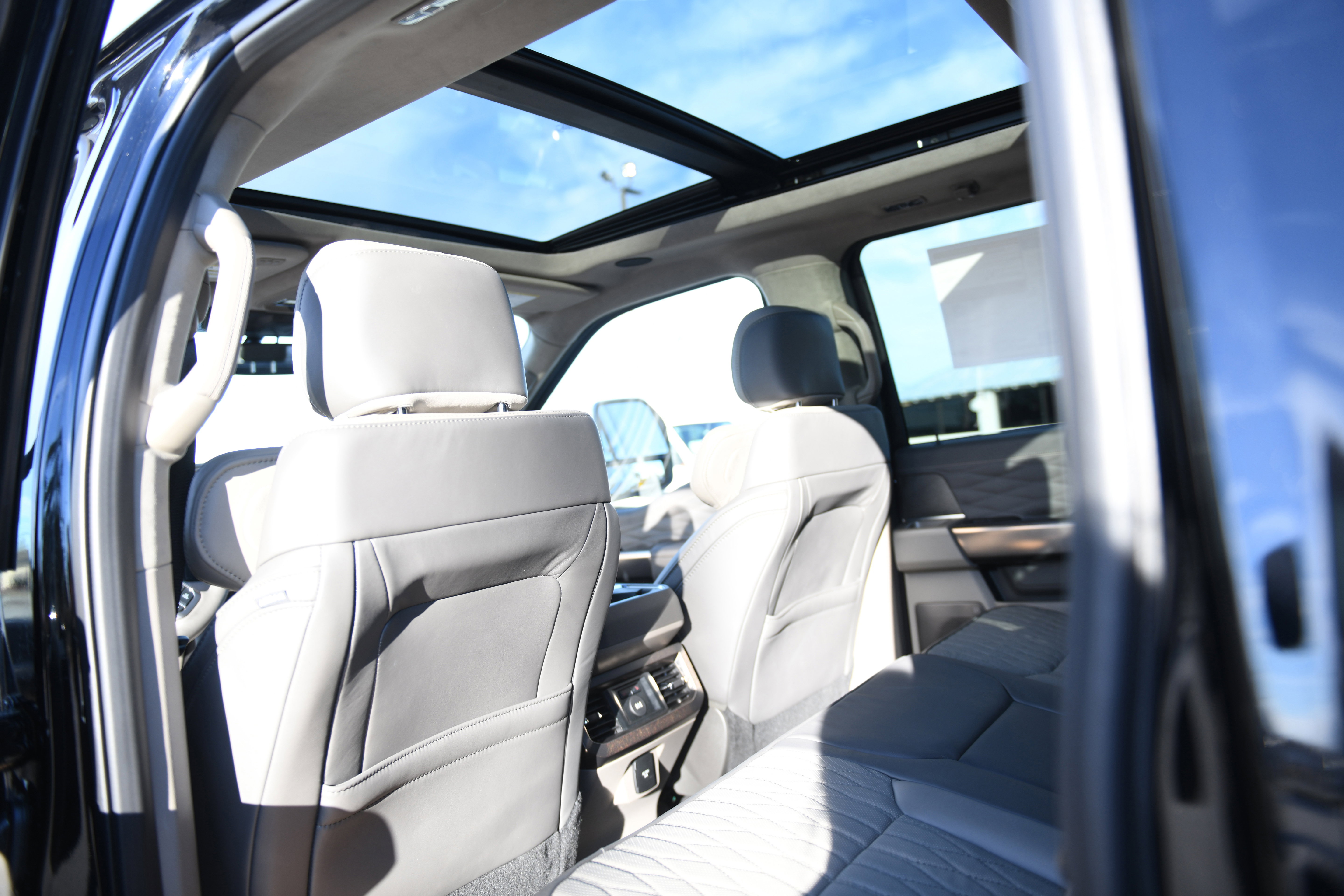 New 2026 Ford F250 Platinum w/ Platinum Plus Package image 19