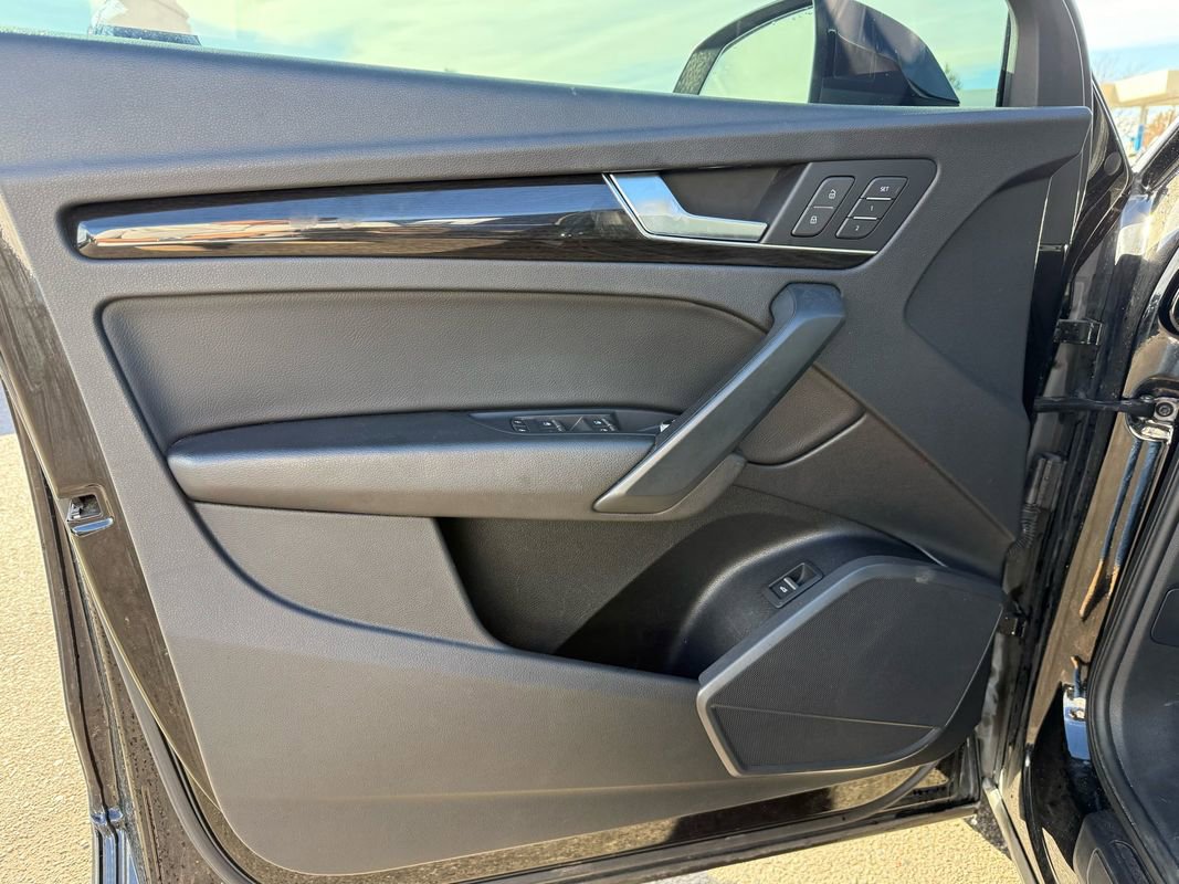 Used 2019 Audi Q5 2.0T Premium w/ Convenience Package image 11