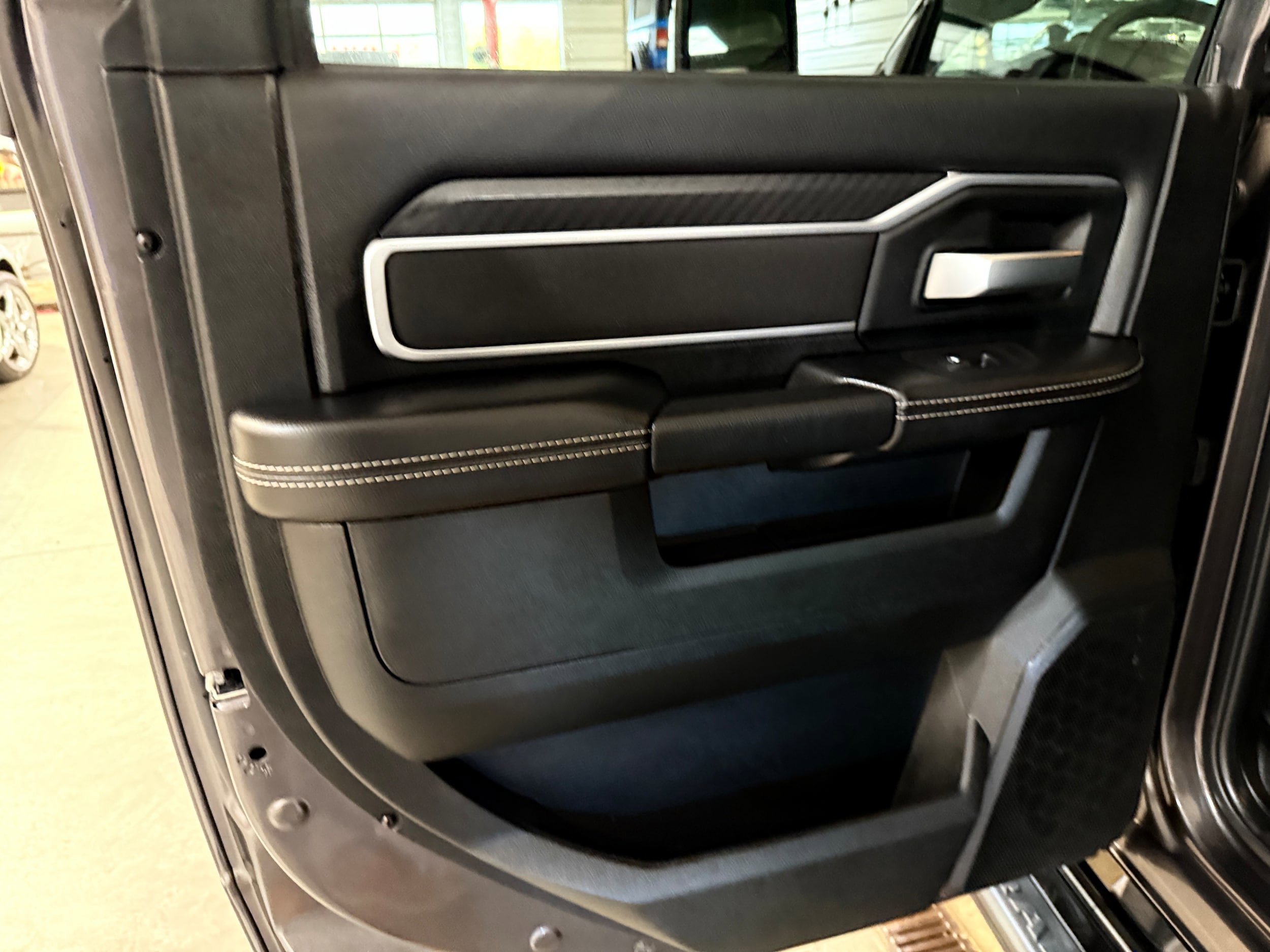 Certified 2025 RAM 2500 Big Horn AWD/4WD image 33
