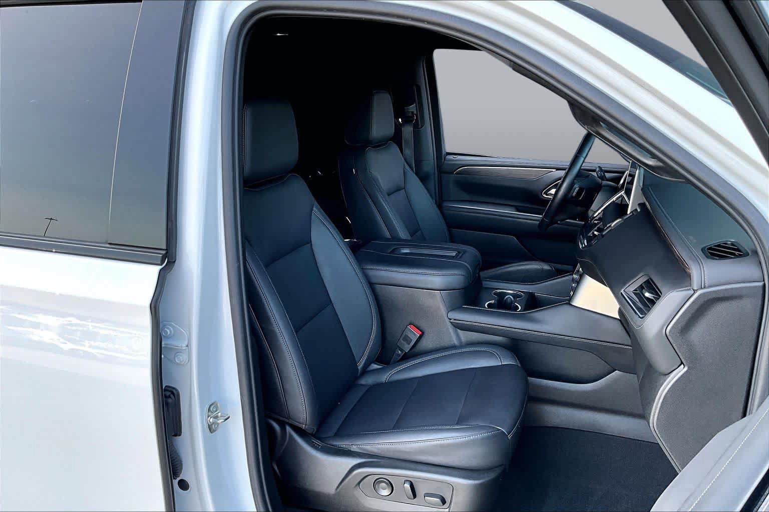 Used 2023 Chevrolet Suburban Z71 w/ Off-Road Capability Package AWD/4WD image 9