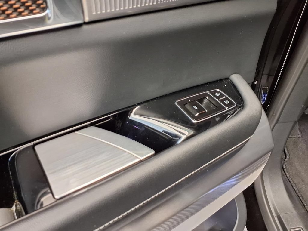 Certified 2026 Cadillac Vistiq Luxury AWD/4WD image 18