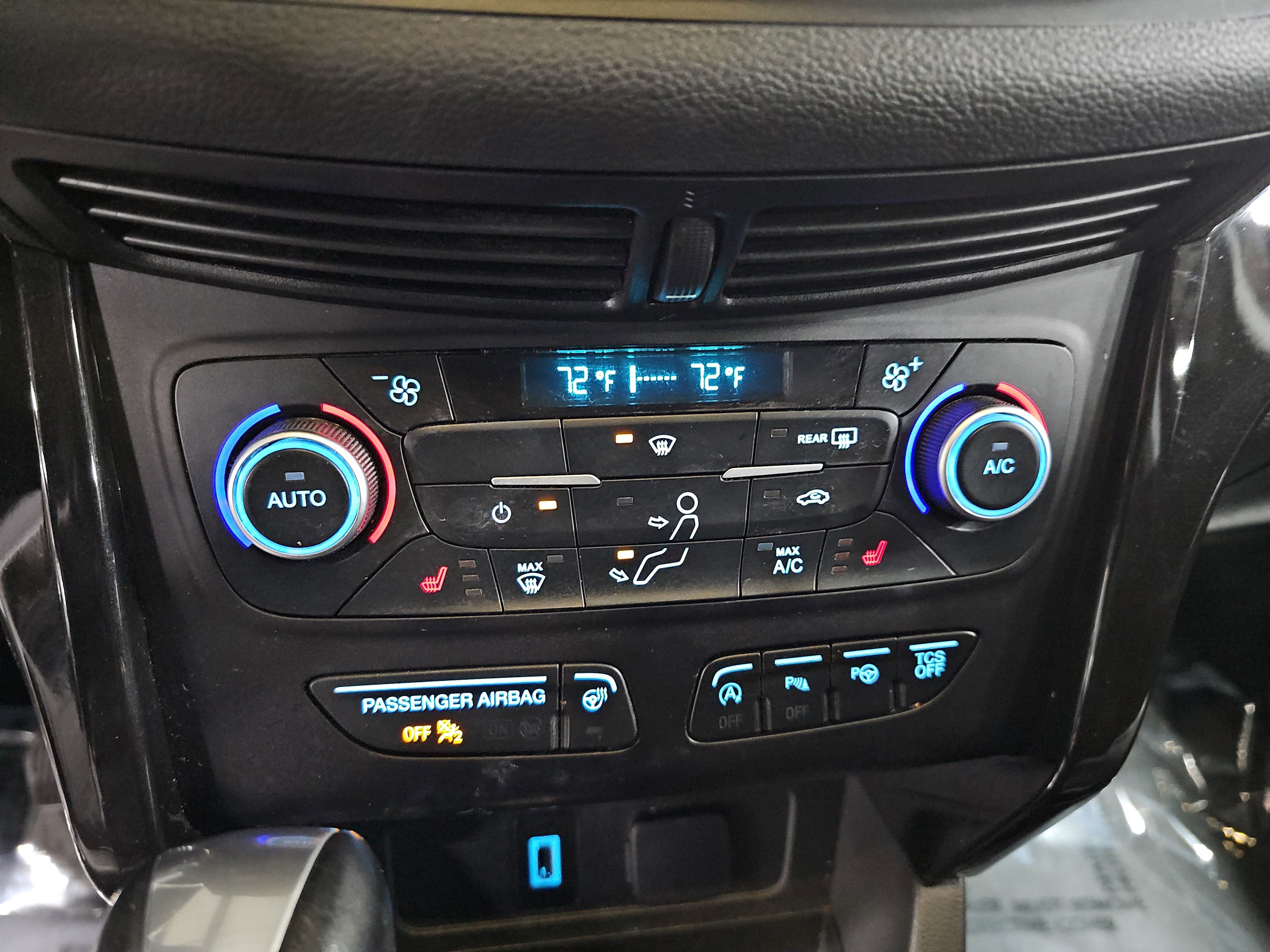 Used 2018 Ford Escape Titanium w/ Ford Safe & Smart Package AWD/4WD image 23