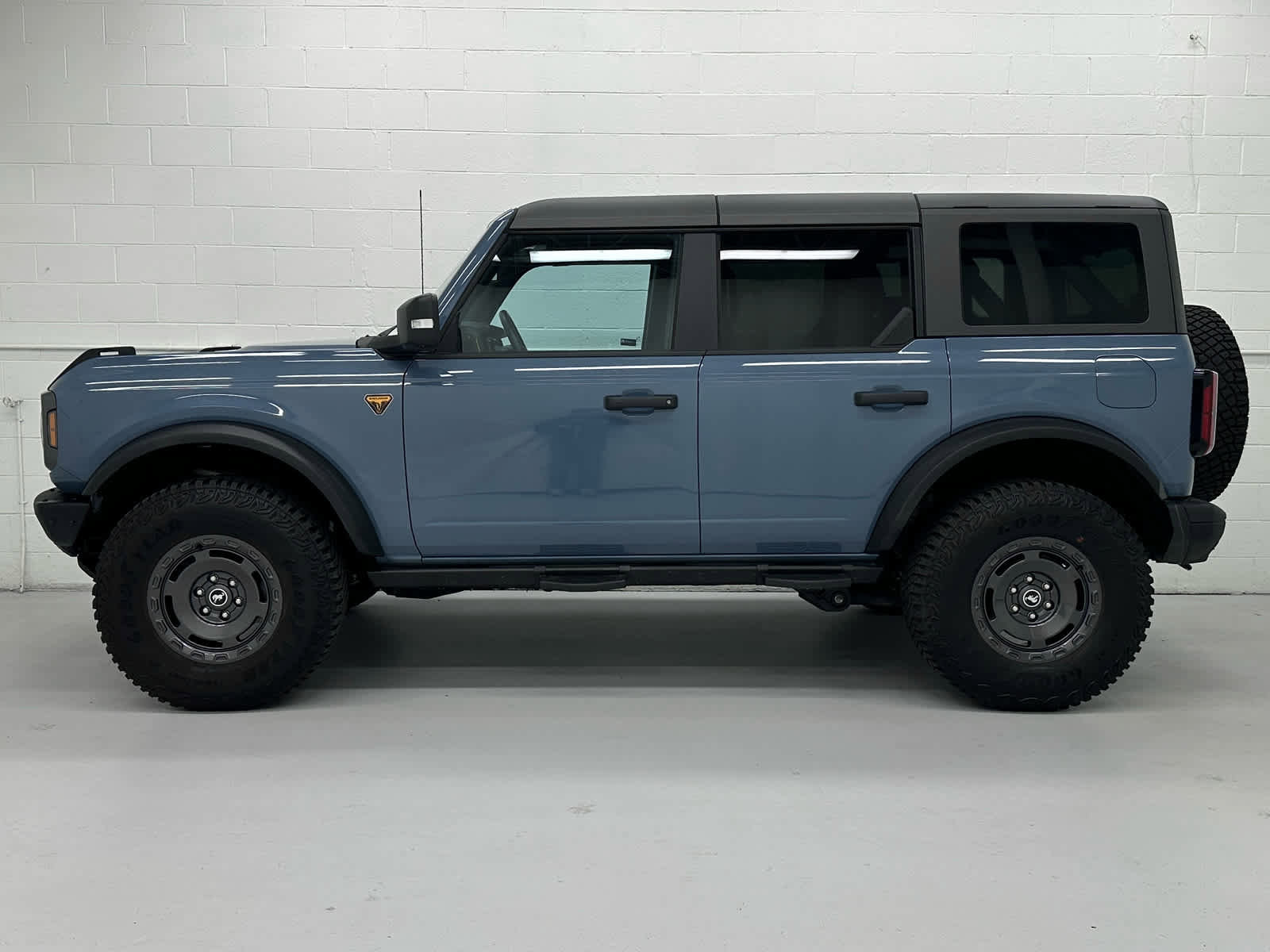 Used 2024 Ford Bronco Badlands AWD/4WD image 3
