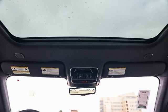 New 2025 Land Rover Range Rover Sport Dynamic SE image 17