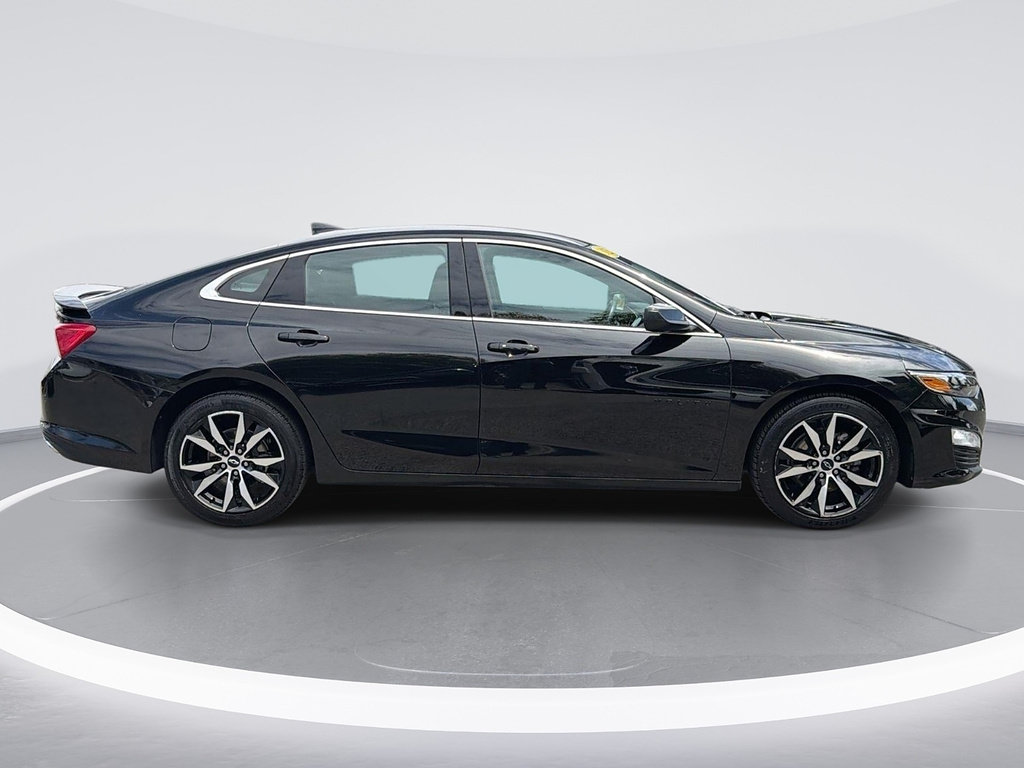 Used 2025 Chevrolet Malibu RS FWD image 3