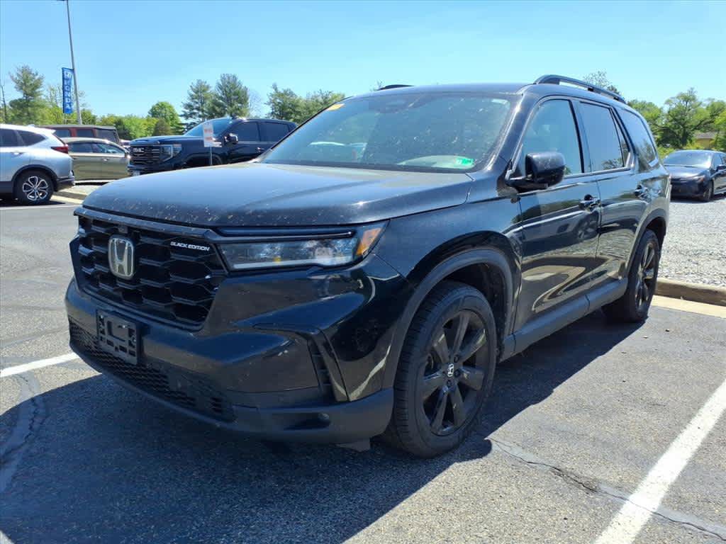 Certified 2025 Honda Pilot Black Edition image 2