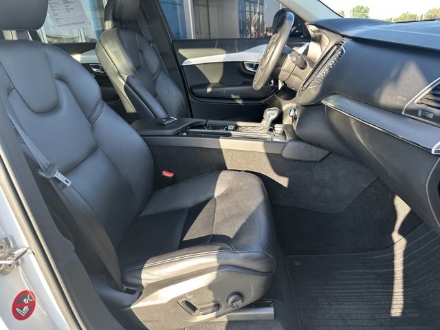Used 2018 Volvo XC90 T5 Momentum w/ Convenience Package image 10