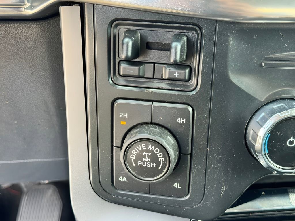 Used 2022 Ford F150 Lariat w/ Equipment Group 502A High image 21