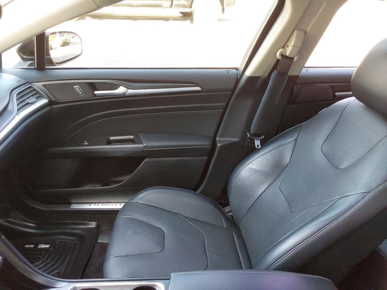 Used 2017 Ford Fusion Titanium AWD/4WD image 16