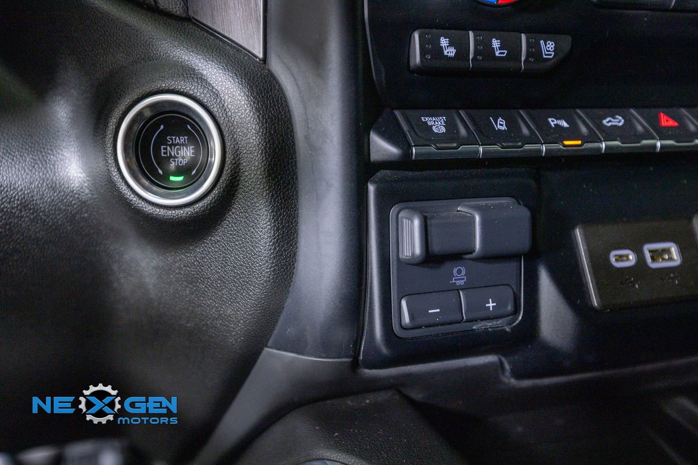 Used 2023 GMC Sierra 2500 AT4 w/ AT4 Preferred Package AWD/4WD image 24