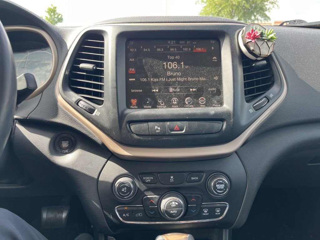 Used 2018 Jeep Cherokee Limited image 14